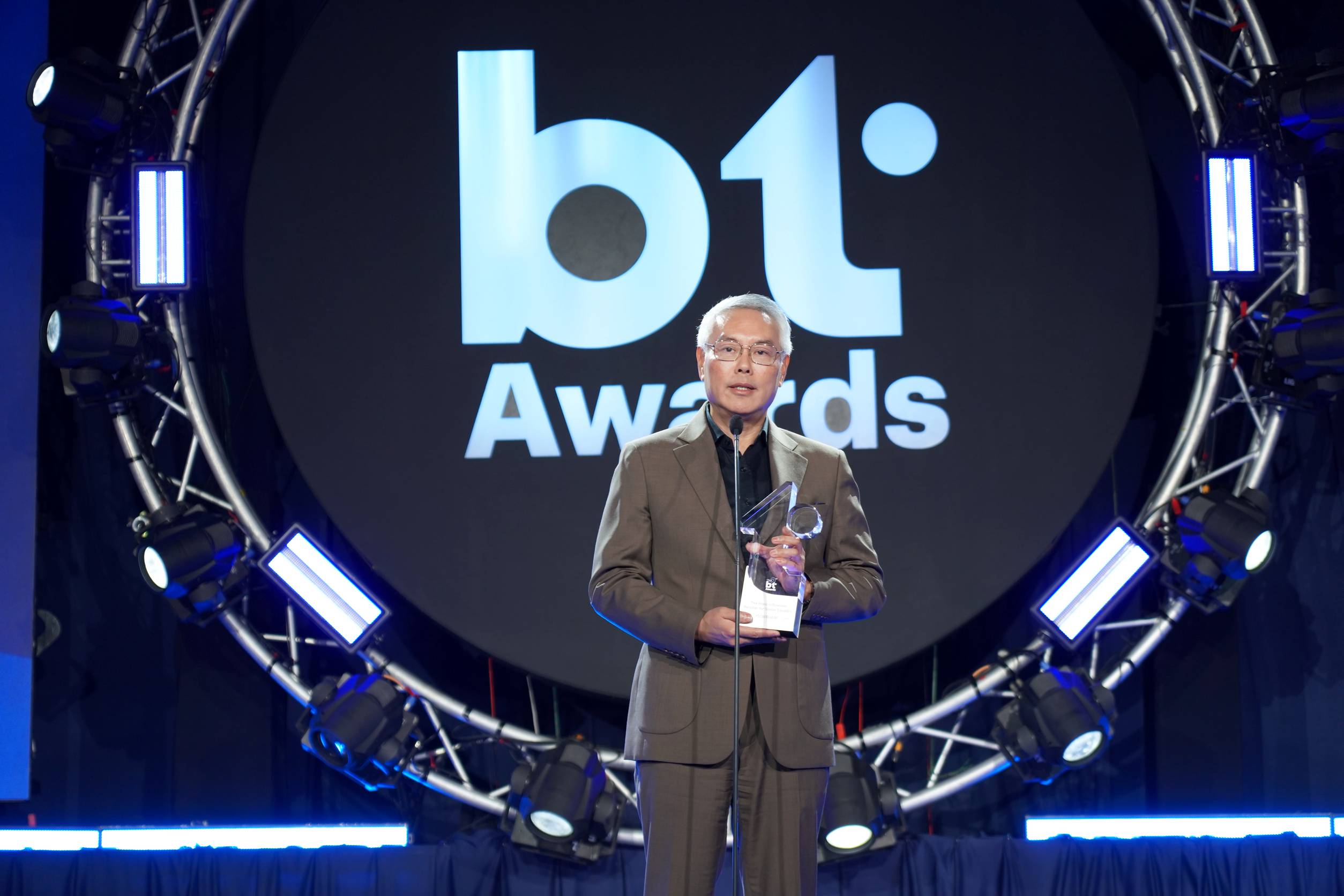 ไอคอนสยาม ตอกย้ำจุดยืนแลนด์มาร์กระดับโลกที่ขับเคลื่อนสังคมอย่างยั่งยืนคว้ารางวัล Inclusive Tech & Equality Award จากเวที The 2nd BT Awardsยกระดับธุรกิจค้าปลีกด้วยแนวคิดการสร้างโอกาสอย่างเท่าเทียม