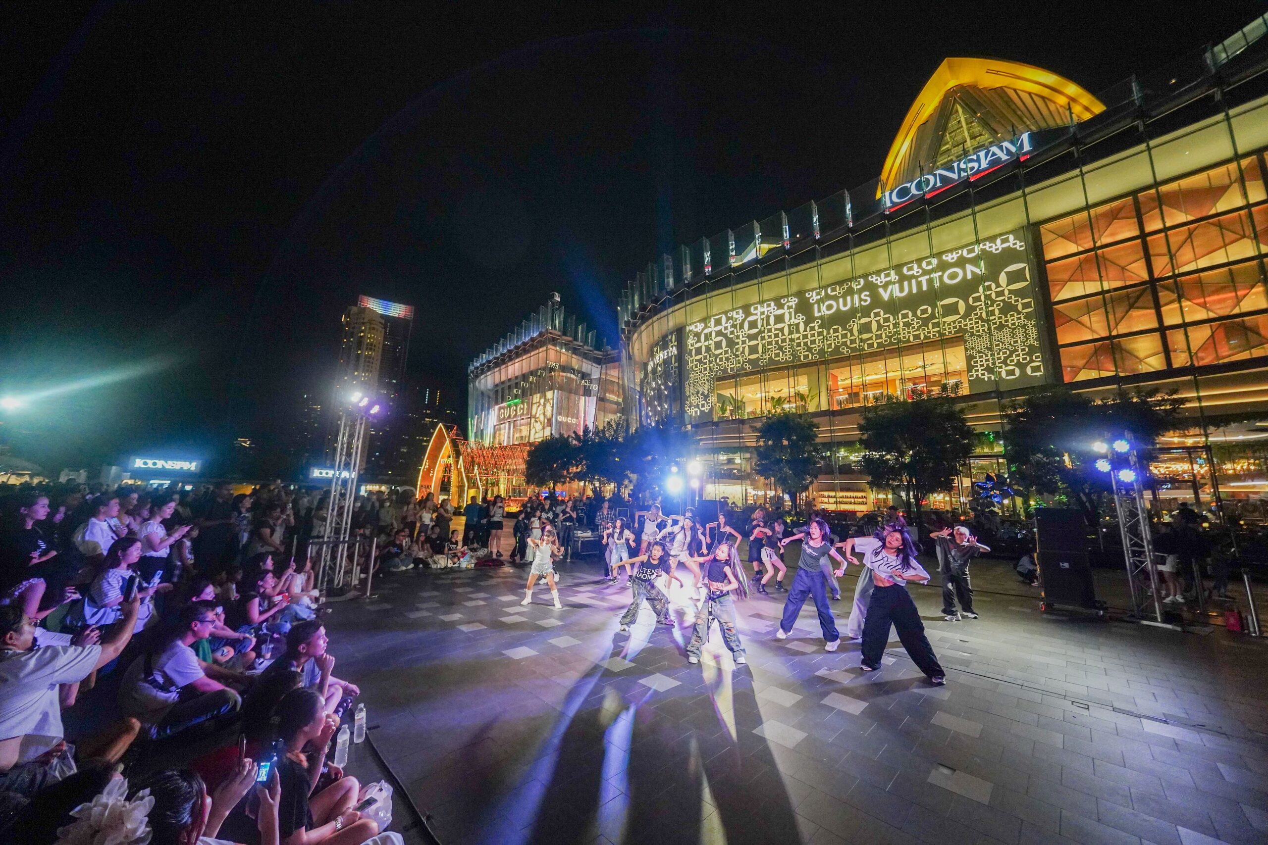 ไอคอนสยาม ชวนปลดปล่อยพลังแห่งการเคลื่อนไหวริมเจ้าพระยา ผ่าน “ริเวอร์ พาร์ค” เดสทิเนชั่นใหม่ของสายสุขภาพและสายแดนซ์